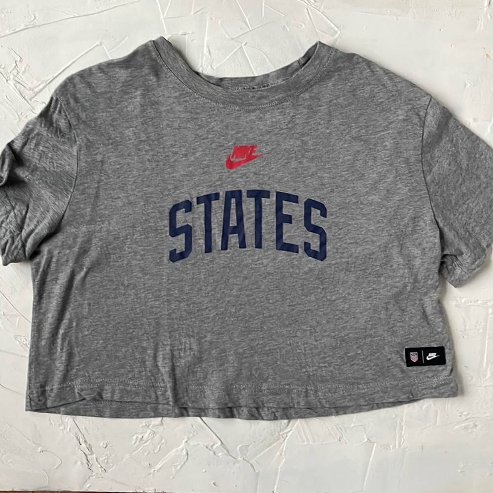 Nike - Picture 2 of 3